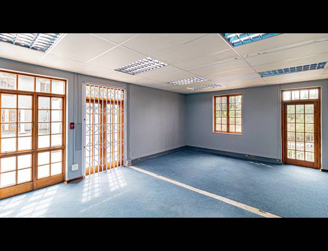 1,702M² OFFICE FOR SALE IN KENSINGTON B